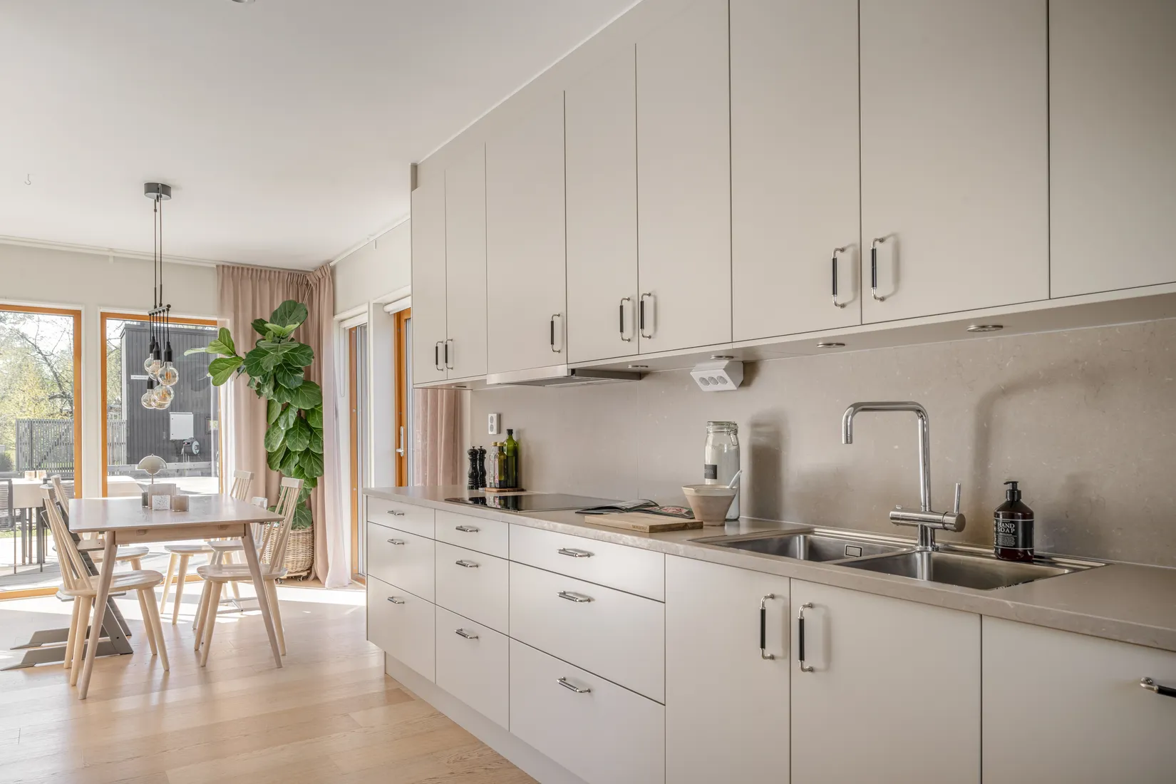 Bostadsrätt, Radhus, Barometervägen 8B, Vistaberg, Huddinge