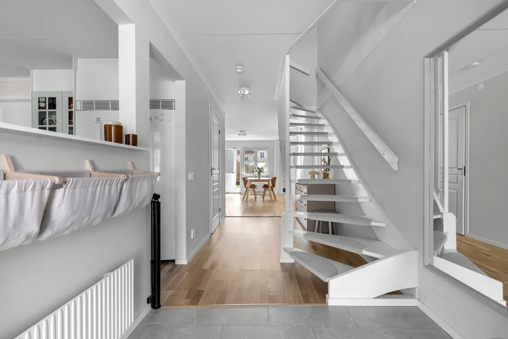 Villa, Radhus, Åbroddsgränd 81, Tyresö Centrum, Tyresö