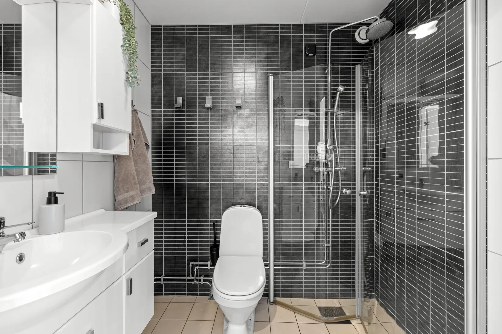 Villa, Radhus, Åbroddsgränd 81, Tyresö Centrum, Tyresö