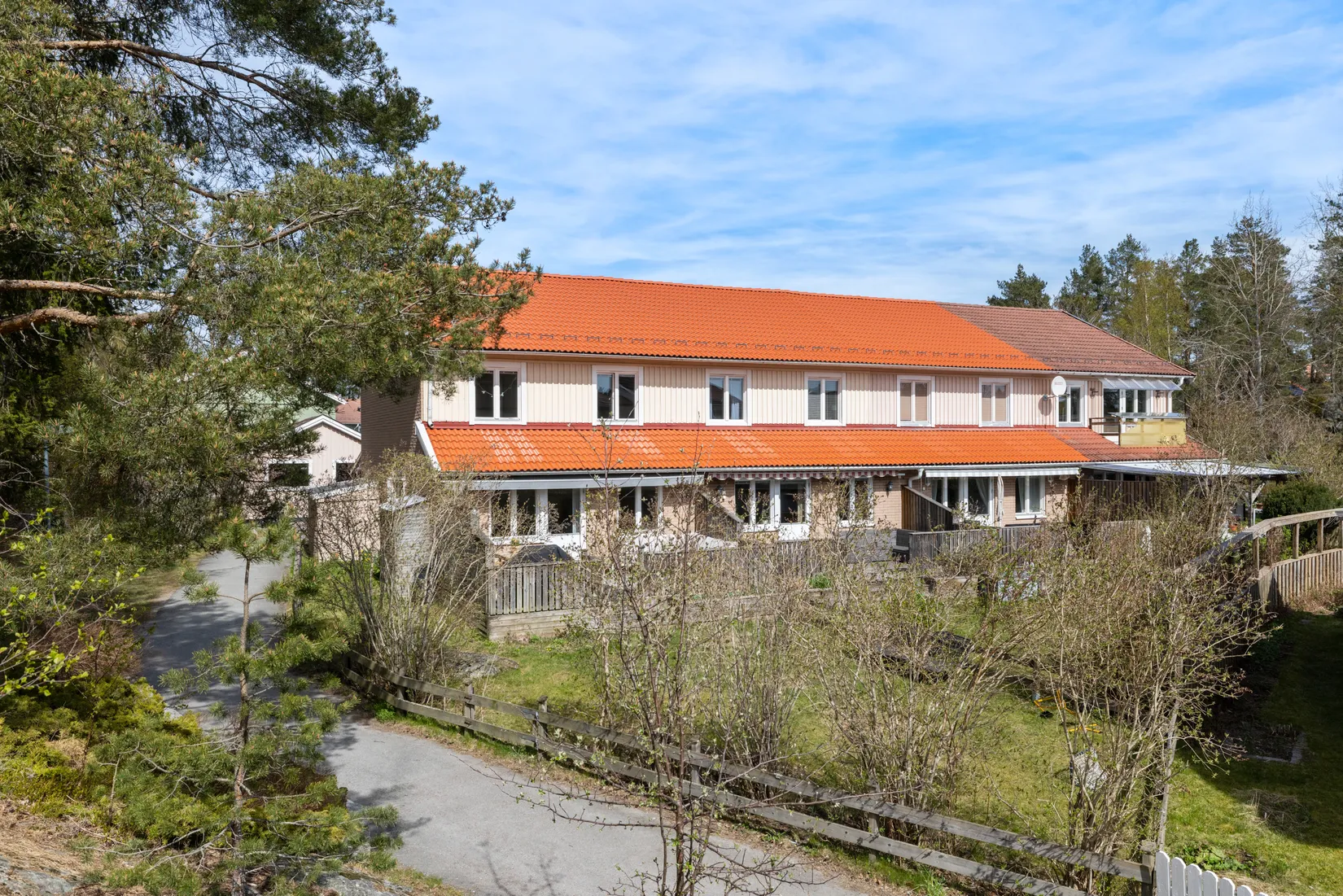 Villa, Radhus, Åbroddsgränd 81, Tyresö Centrum, Tyresö