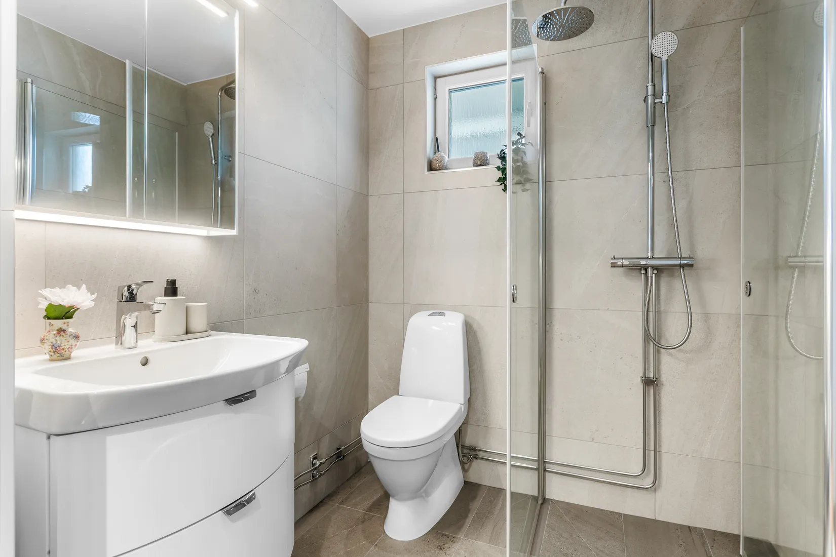 Villa, Radhus, Mäster Henriks allé 5E, Viby, Sollentuna