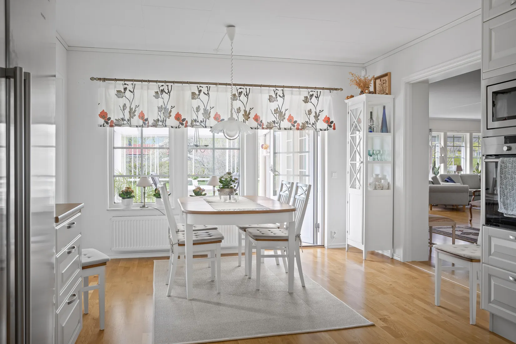 Villa, Husbyvägen 30, Bro, Upplands-Bro