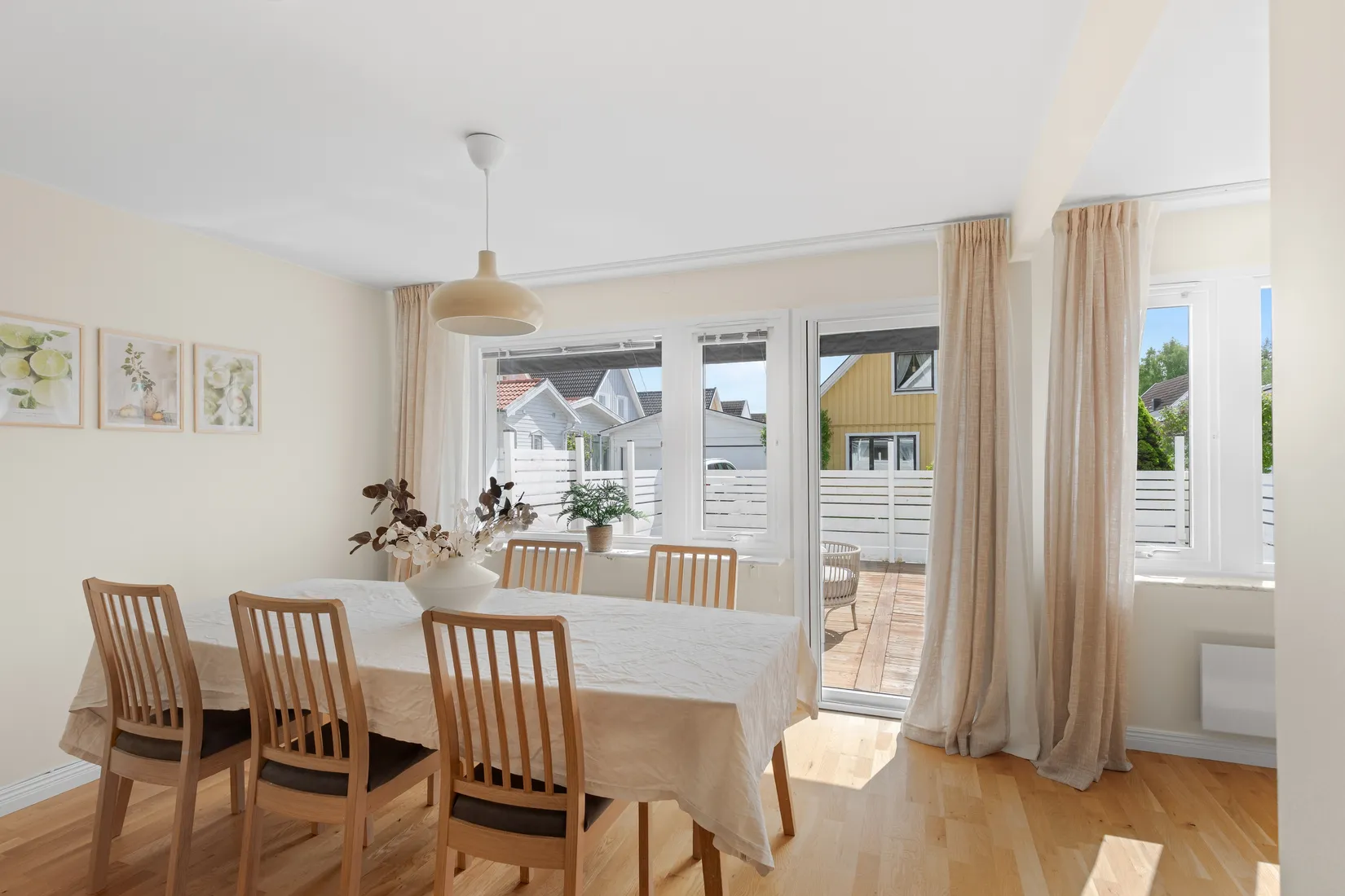 Villa, Radhus, Flanellvägen 6, Brunna, Upplands-Bro