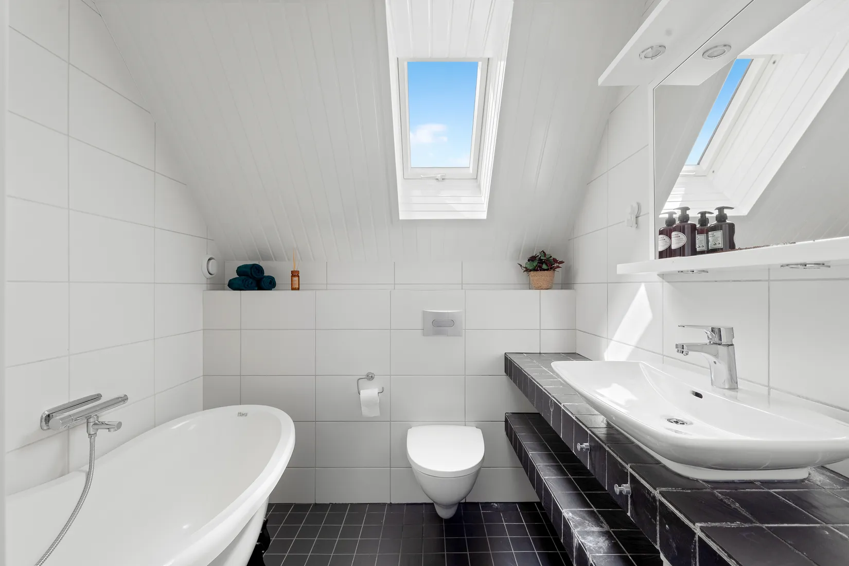 Villa, Radhus, Flanellvägen 6, Brunna, Upplands-Bro
