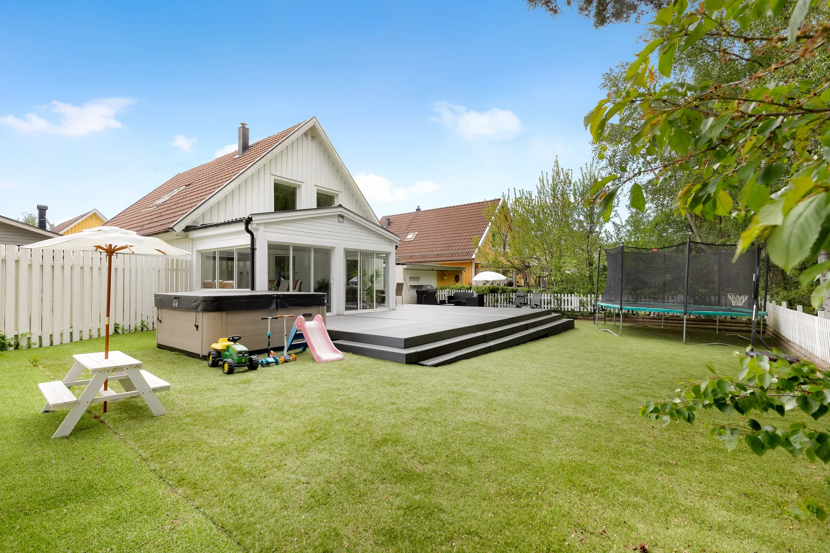 Villa, Radhus, Flanellvägen 6, Brunna, Upplands-Bro