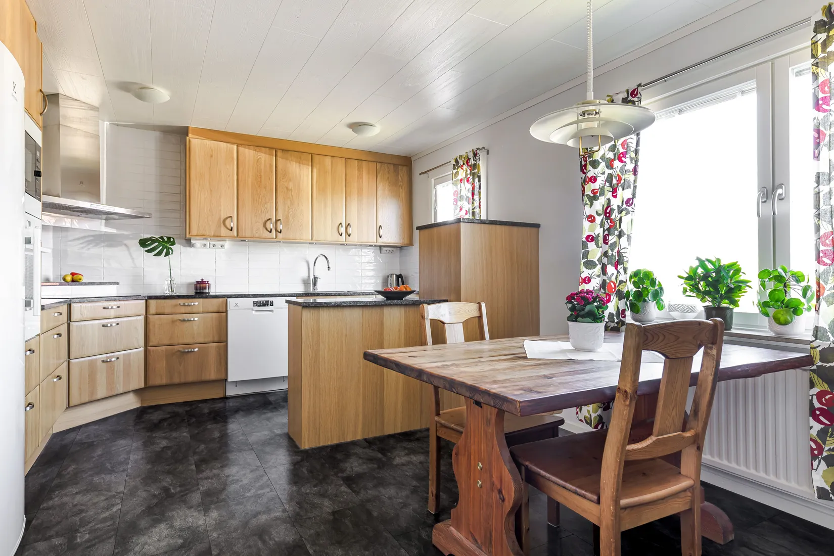 Villa, Backgårdsgatan 1, Vikingstad, Linköping