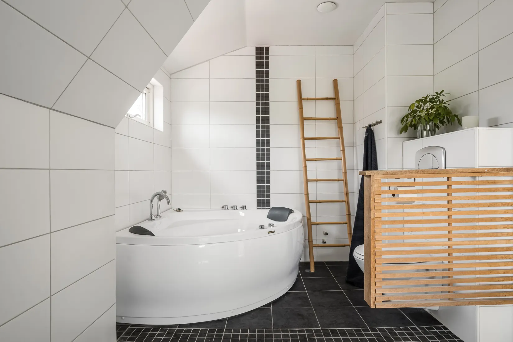 Villa, Riddarbergsgatan 8, Hagaby, Örebro