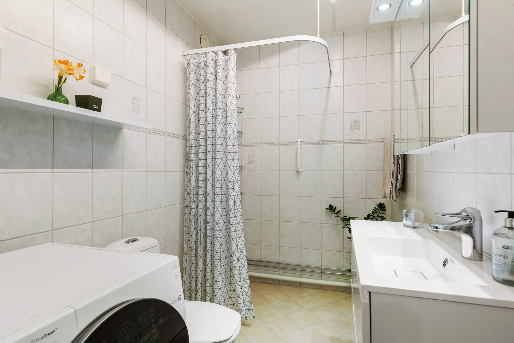 Bostadsrätt, Åkerbyvägen 88, 16 tr, Täby Centrum, Täby