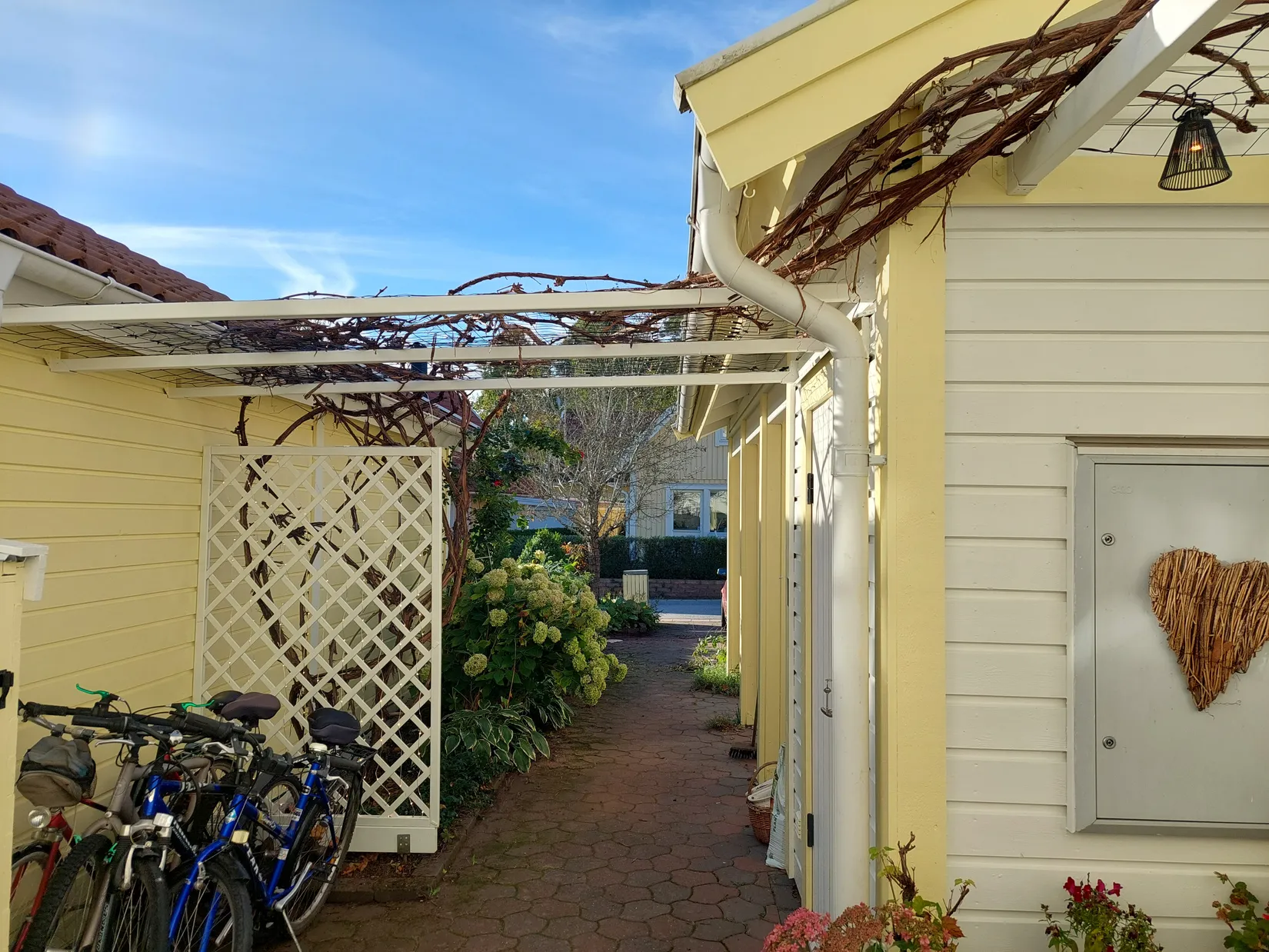 Villa, Radhus, Stora Rönnens gränd 11, Gribbylund, Täby