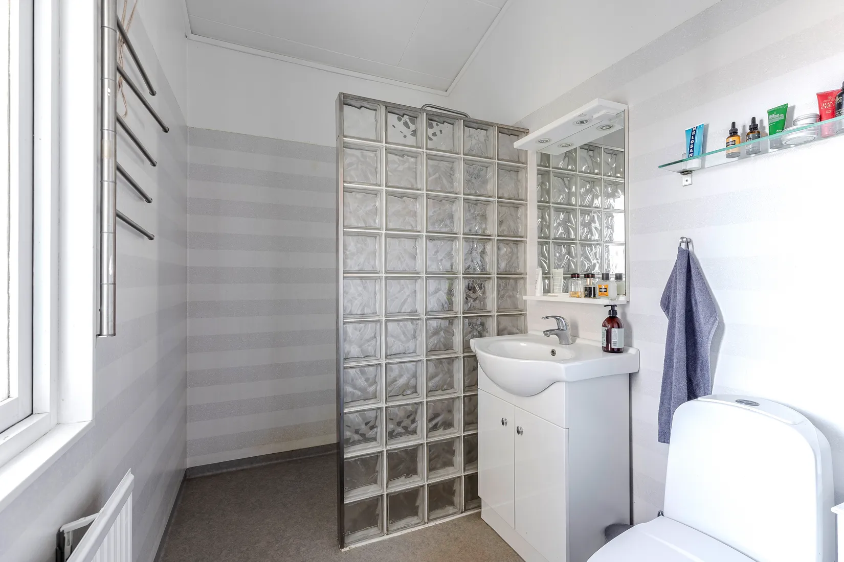 Bostadsrätt, Radhus, Hallgatan 22, Aneby