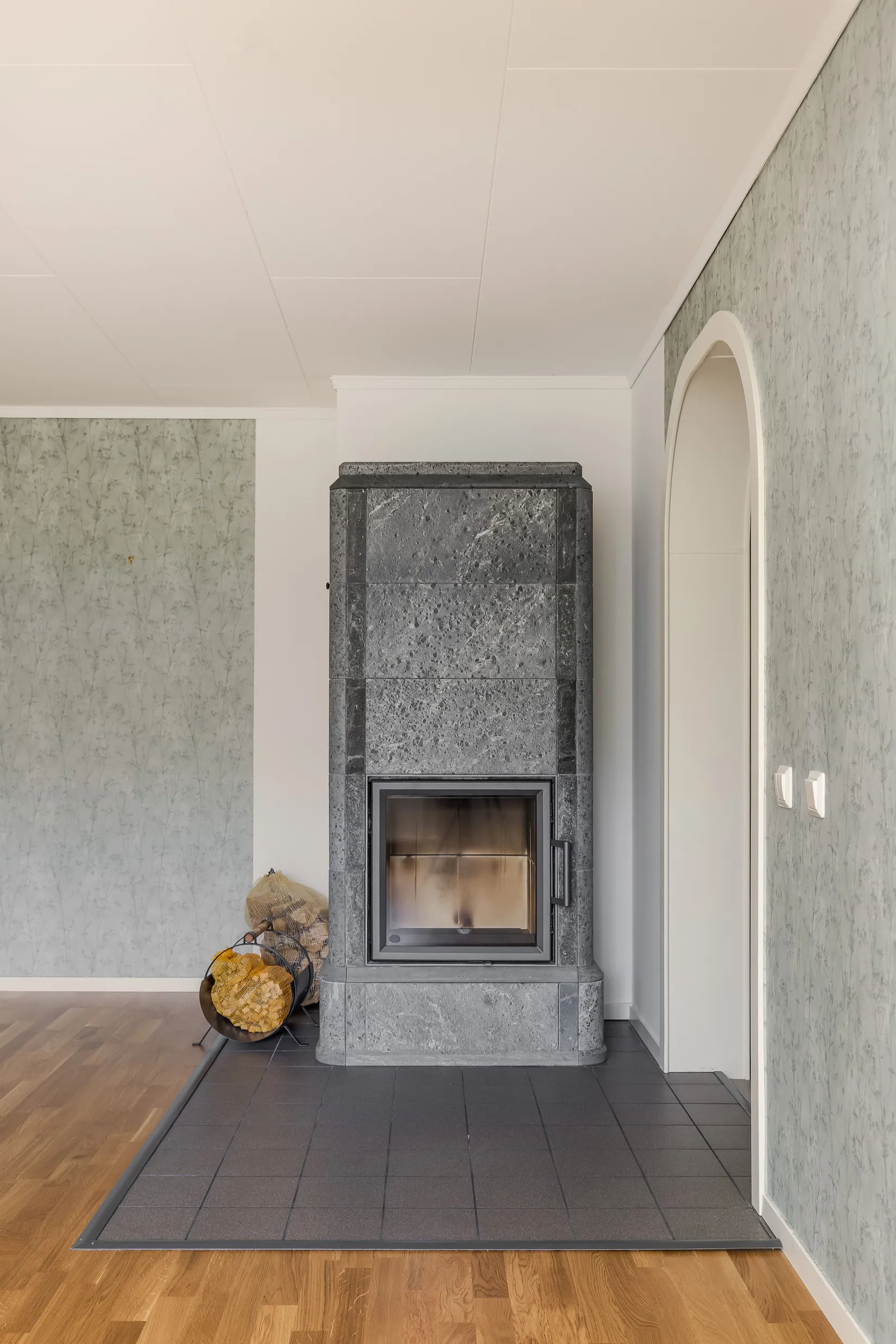 Villa, Hökbacksvägen 8, SÖDERBÄRKE Centrum/Brustorpet, Smedjebacken