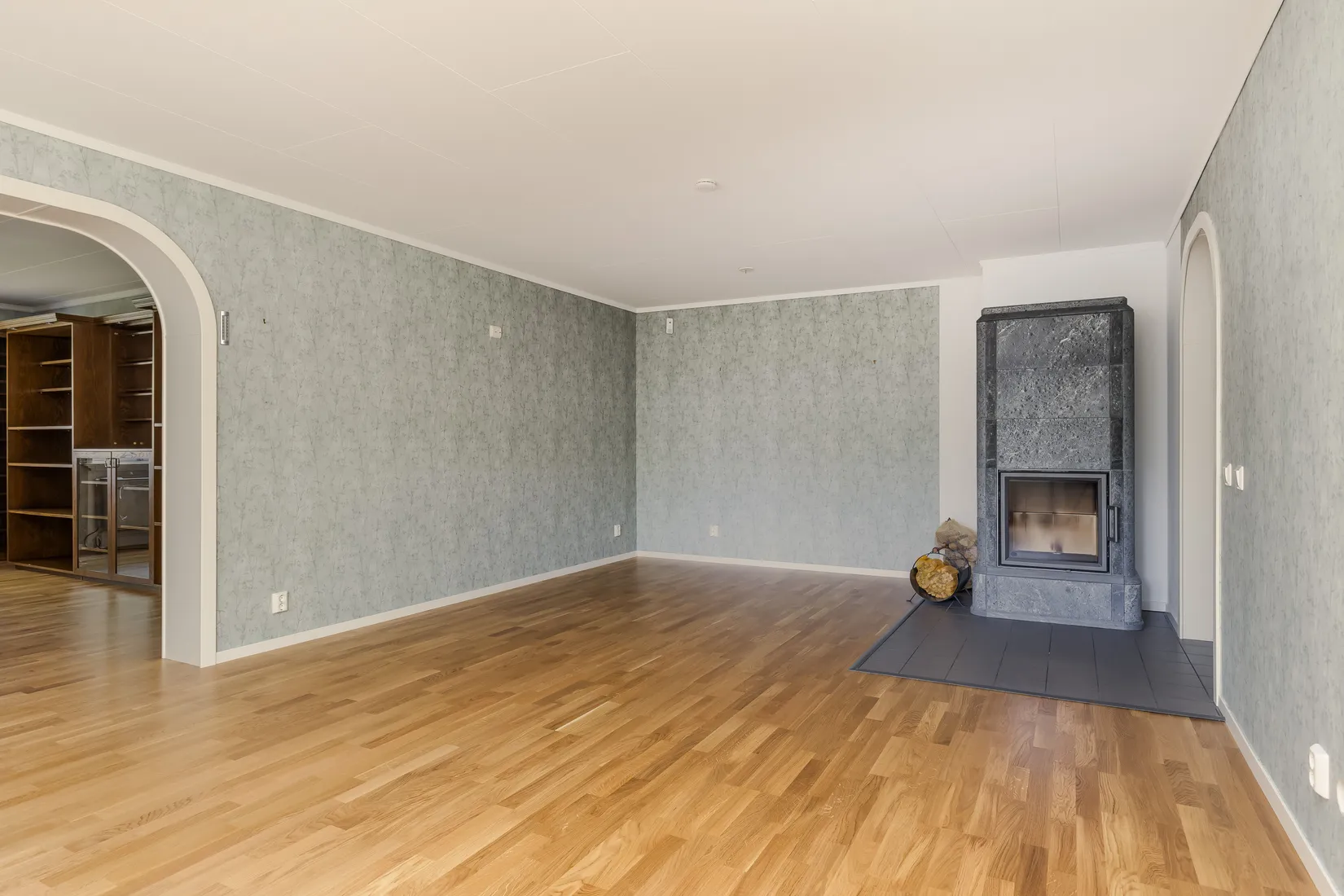 Villa, Hökbacksvägen 8, SÖDERBÄRKE Centrum/Brustorpet, Smedjebacken