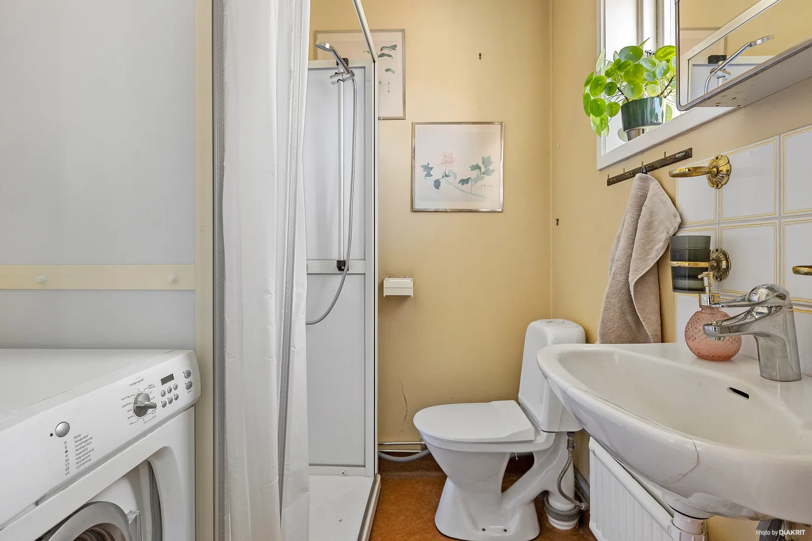 Villa, Radhus, Röda radhusen 9, Djurö, Värmdö
