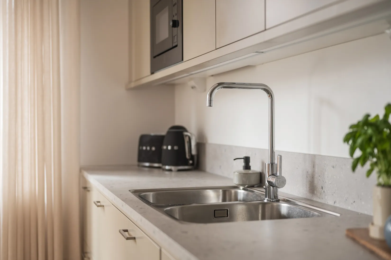 Bostadsrätt, Oskarslundsbacken 18, 2 tr!, Liljeholmskajen, Stockholm