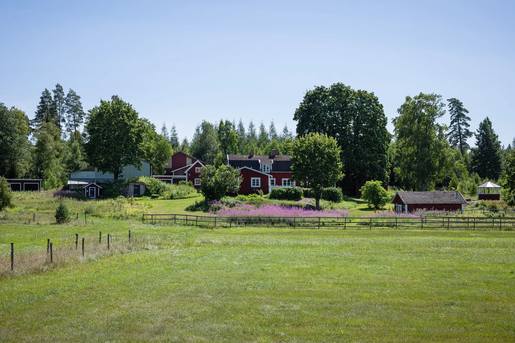 Gård/Skog, Gullstigen Rosenlund 1, Boxholm
