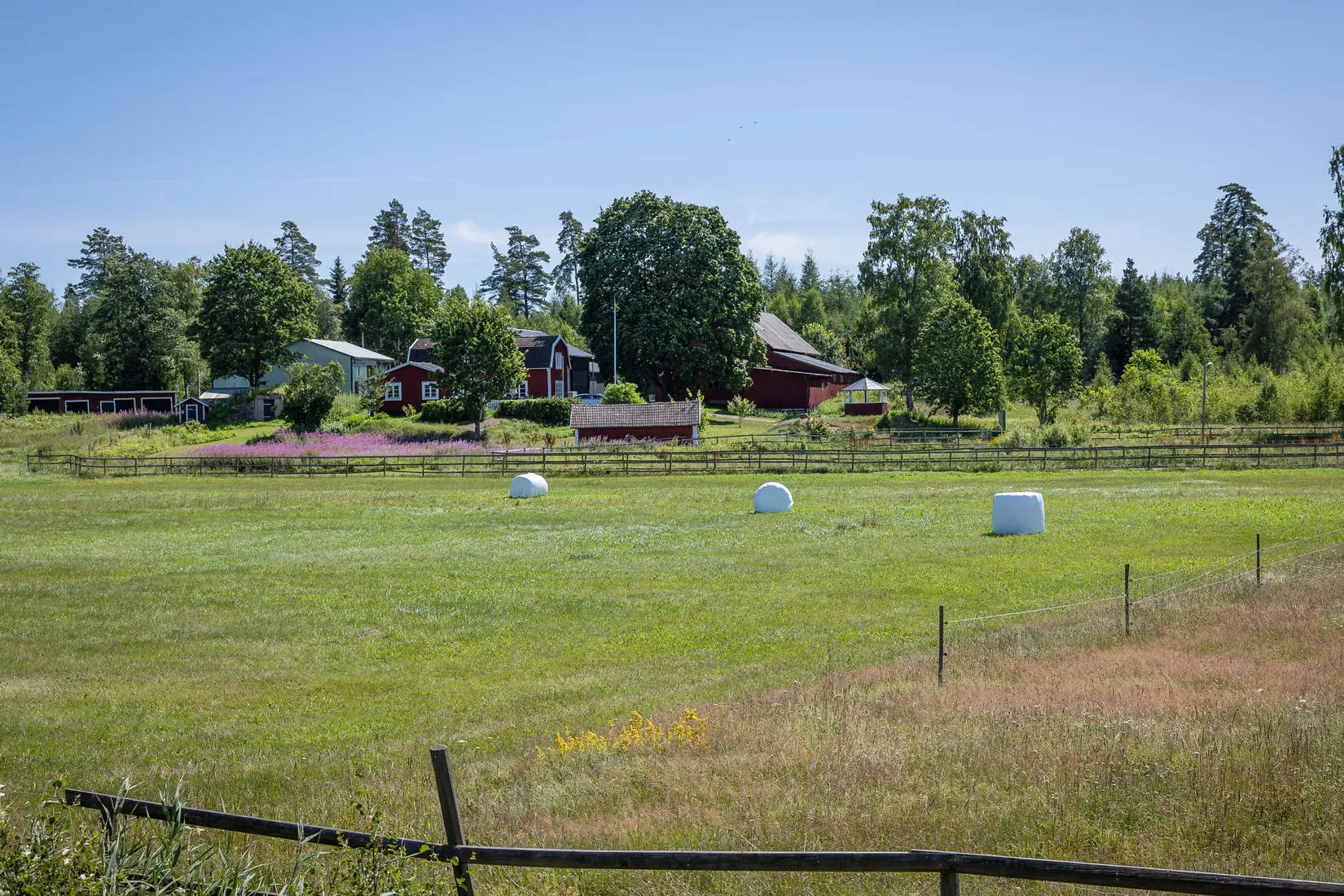 Gård/Skog, Gullstigen Rosenlund 1, Boxholm