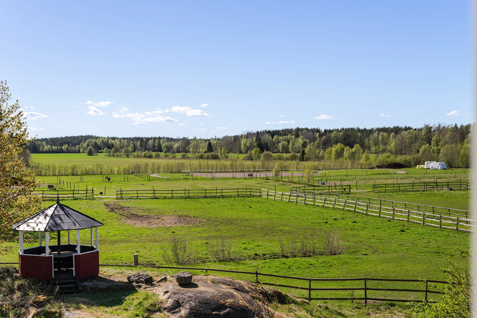 Gård/Skog, Gullstigen Rosenlund 1, Boxholm
