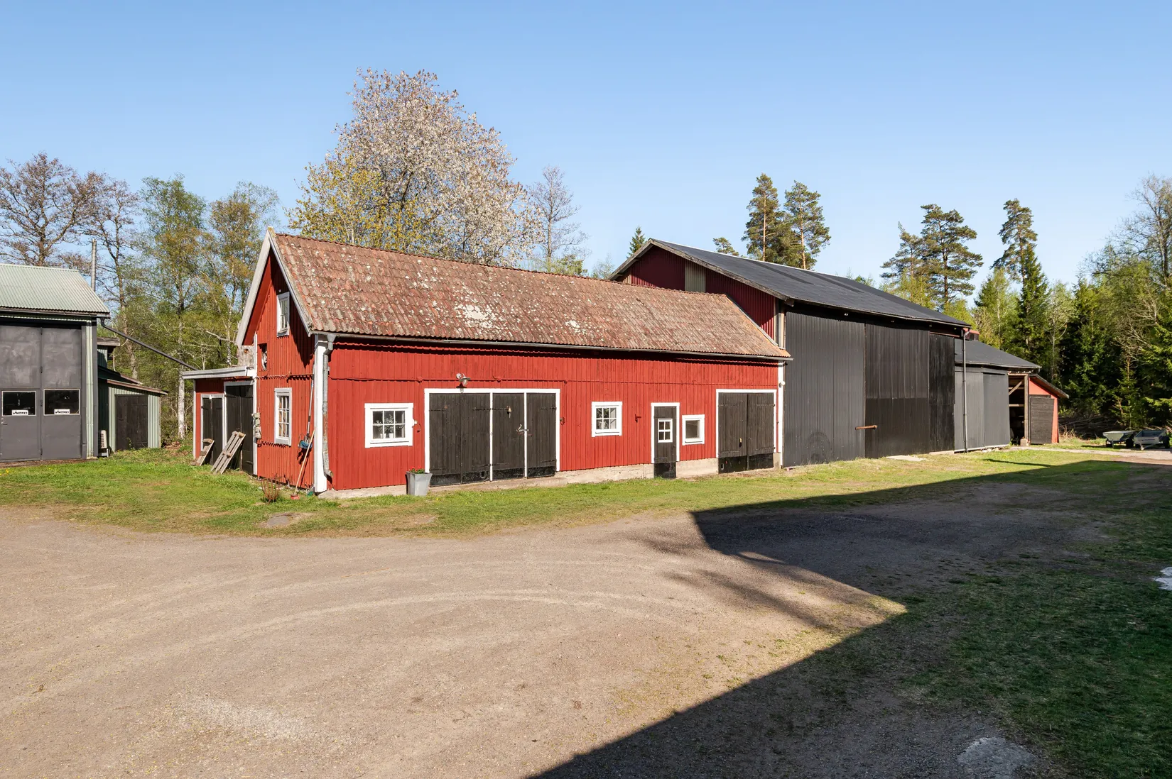 Gård/Skog, Gullstigen Rosenlund 1, Boxholm