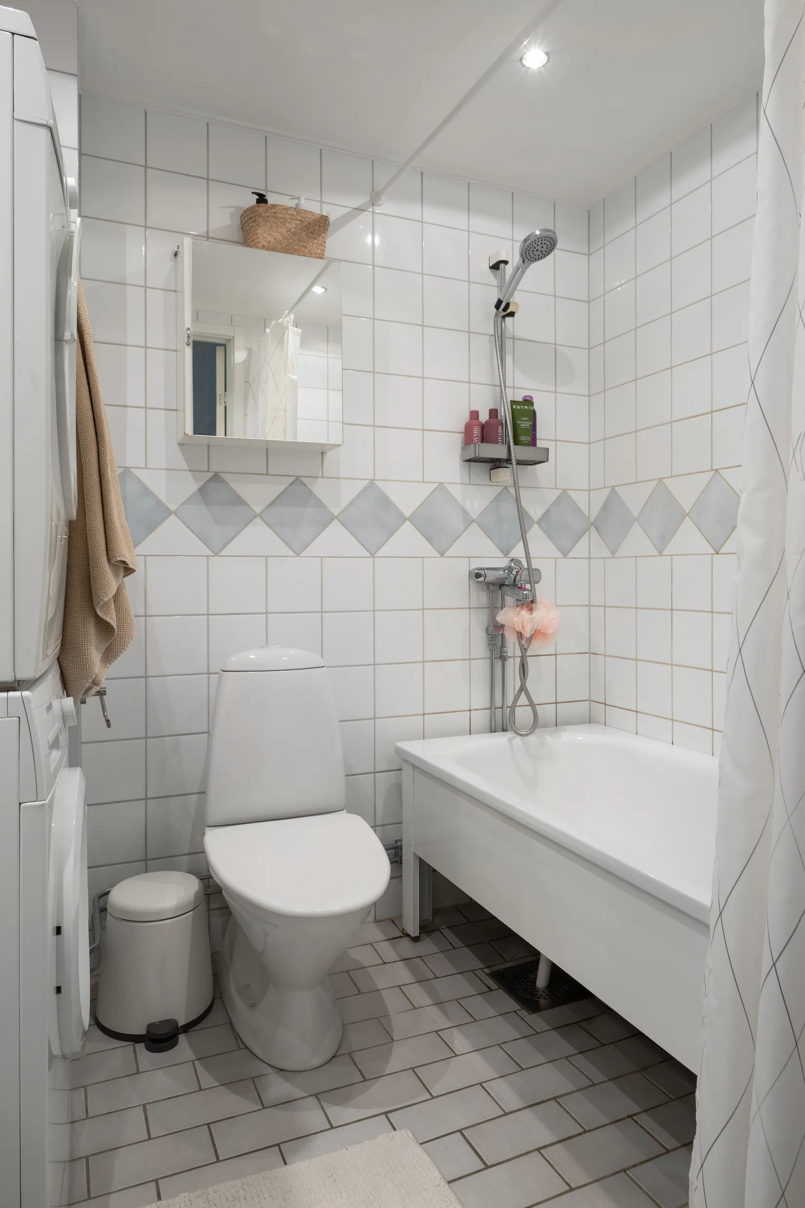 Bostadsrätt, Rådstuguvägen 13, Centrala Huddinge, Huddinge