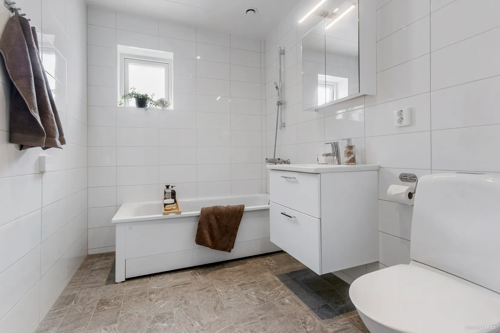 Radhus, Arningetorpsvägen 17, Hägerneholm, Täby