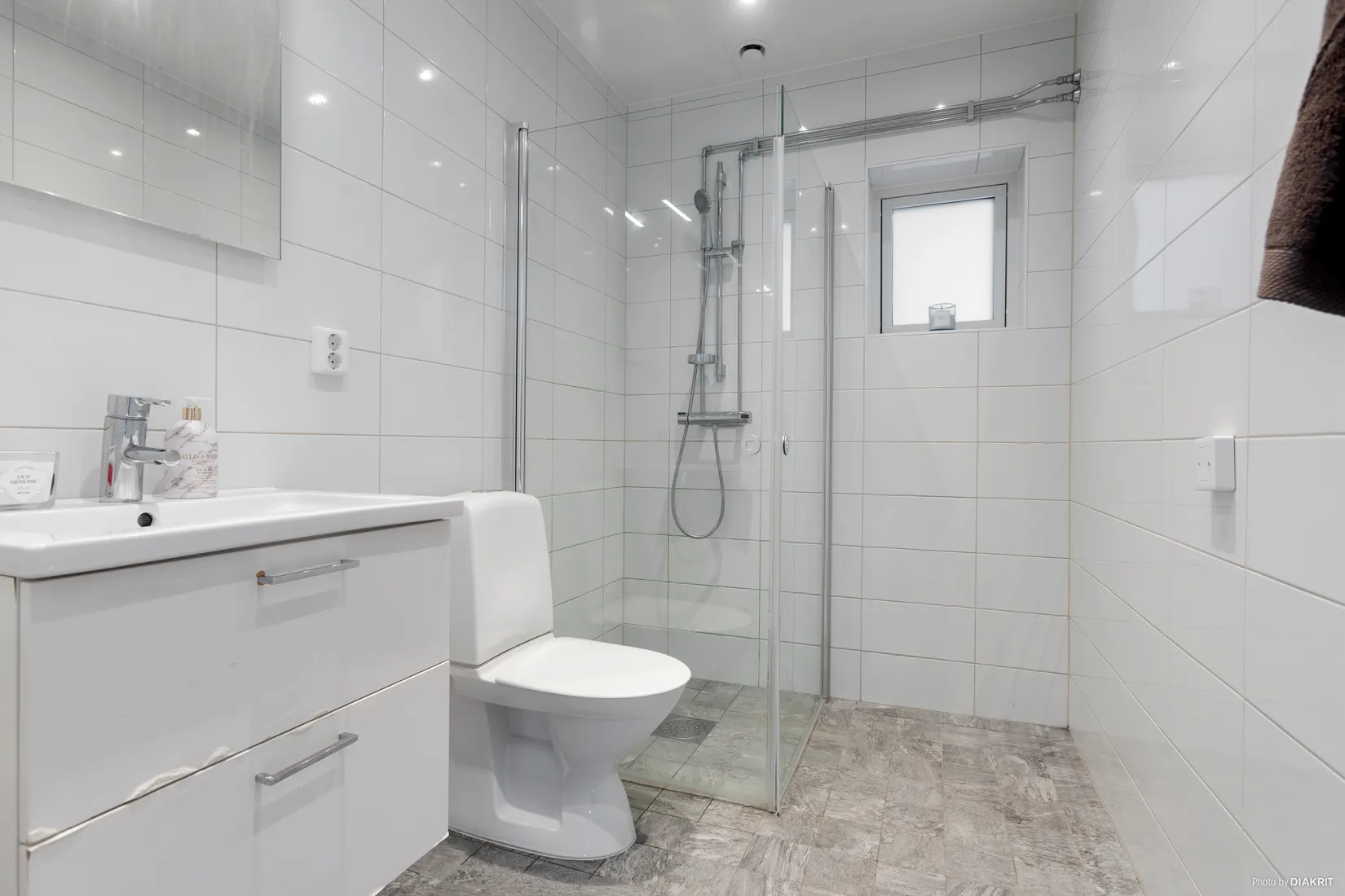 Radhus, Arningetorpsvägen 17, Hägerneholm, Täby