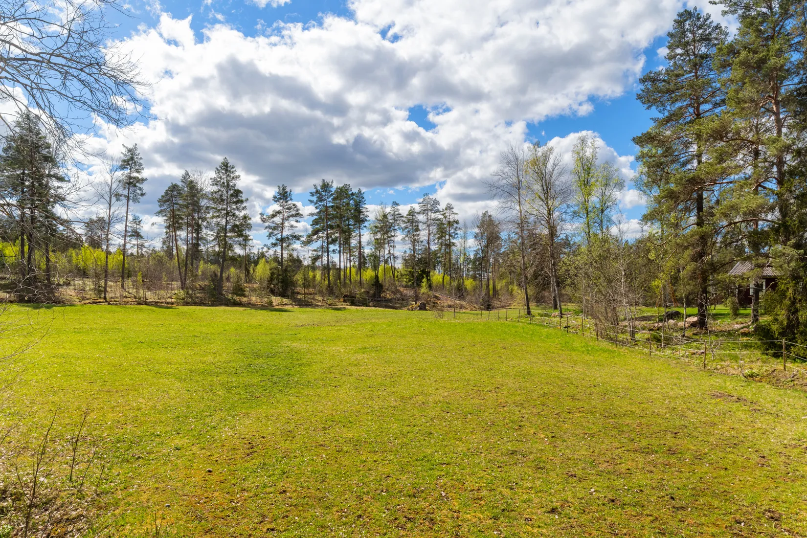Gård/Skog, Vikensbergsvägen 30, Norrtälje