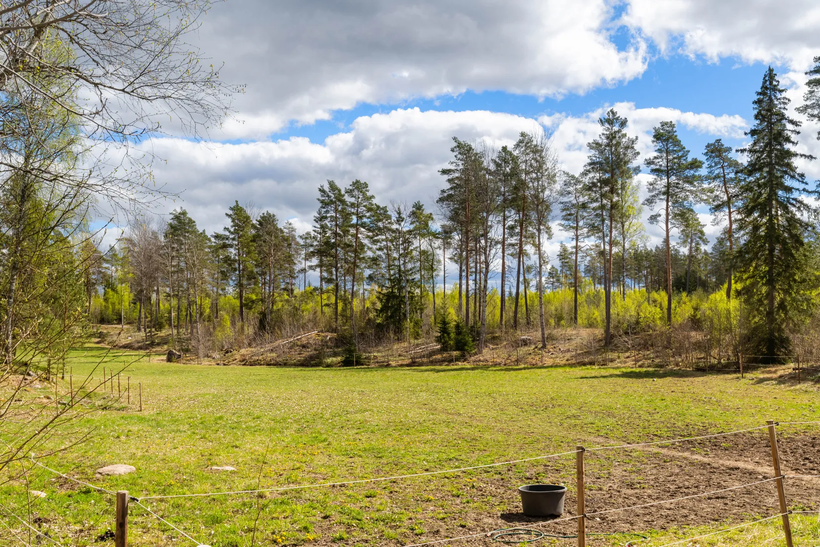 Gård/Skog, Vikensbergsvägen 30, Norrtälje