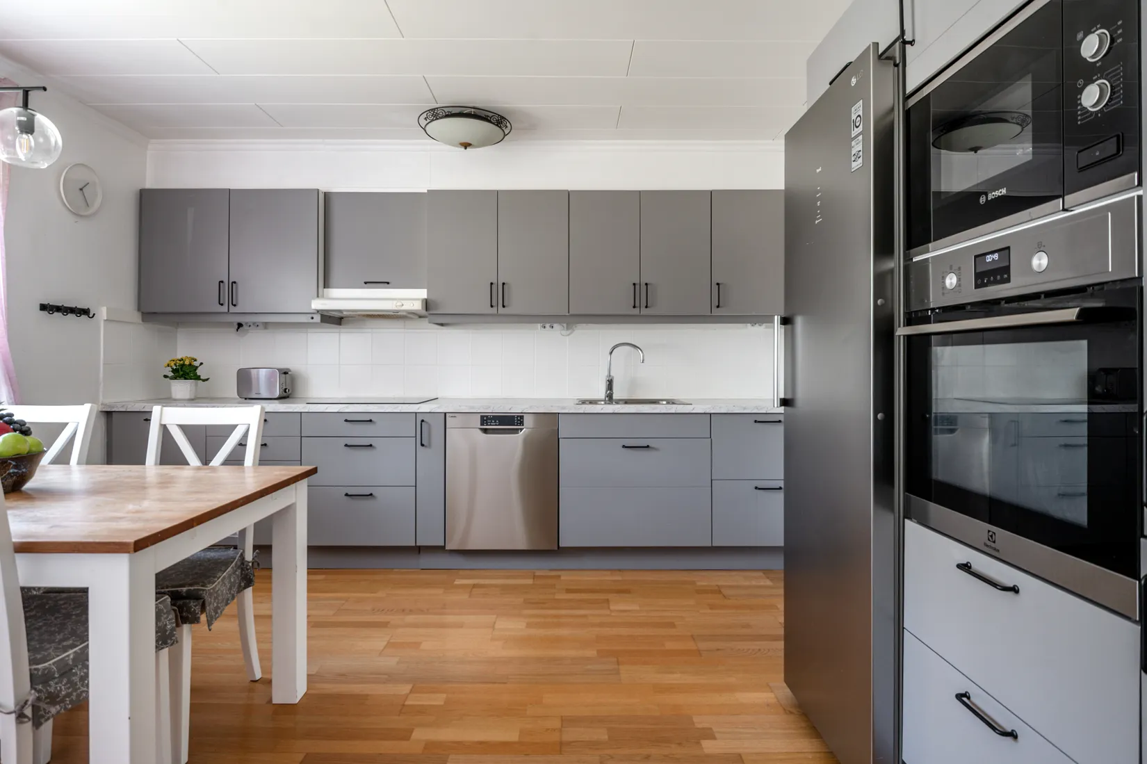 Villa, Radhus, Vallavägen 308, Handen, Haninge
