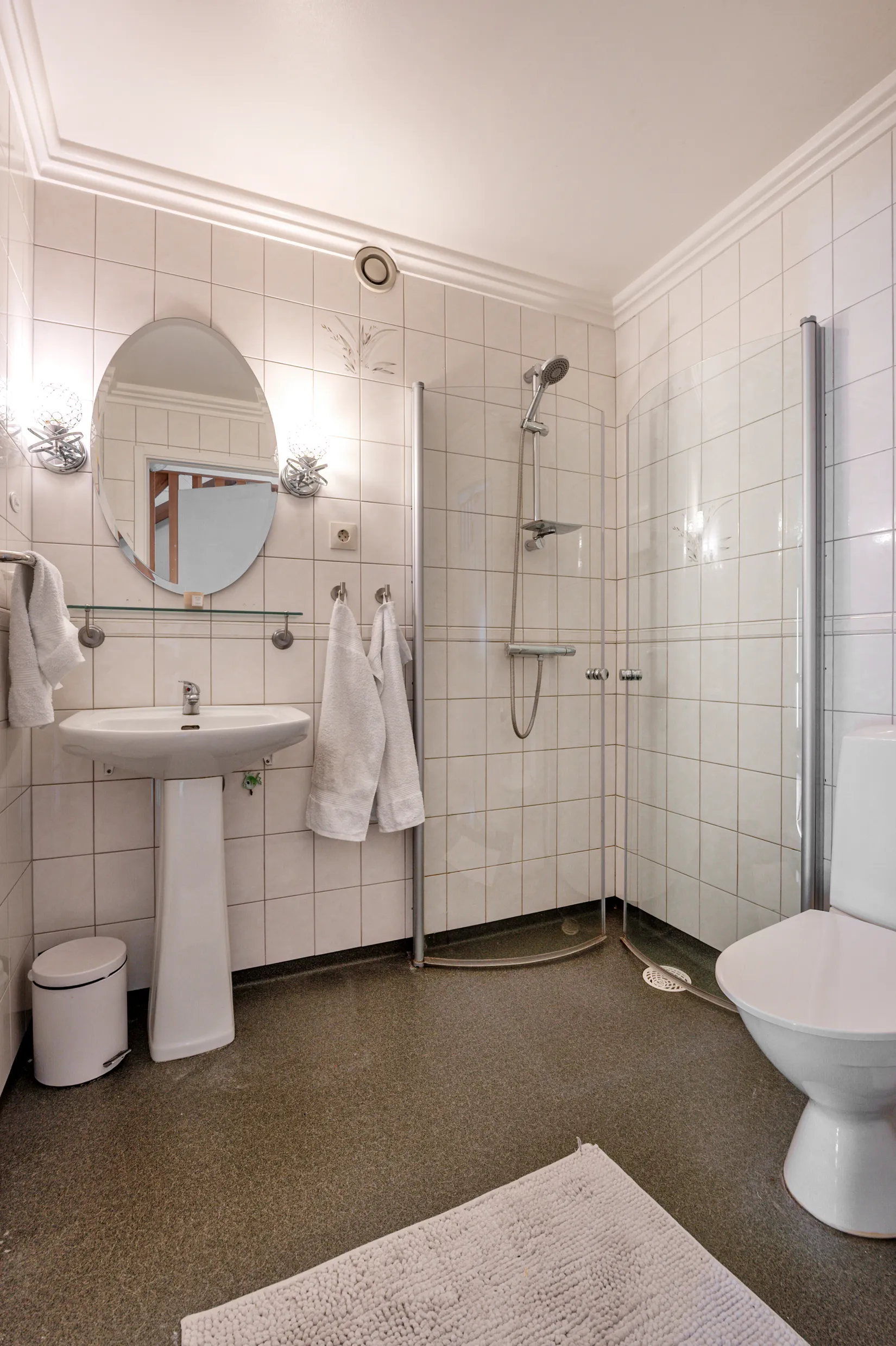 Villa, Radhus, Vallavägen 308, Handen, Haninge