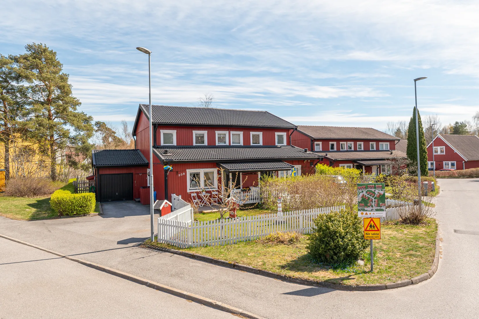 Villa, Radhus, Vallavägen 308, Handen, Haninge