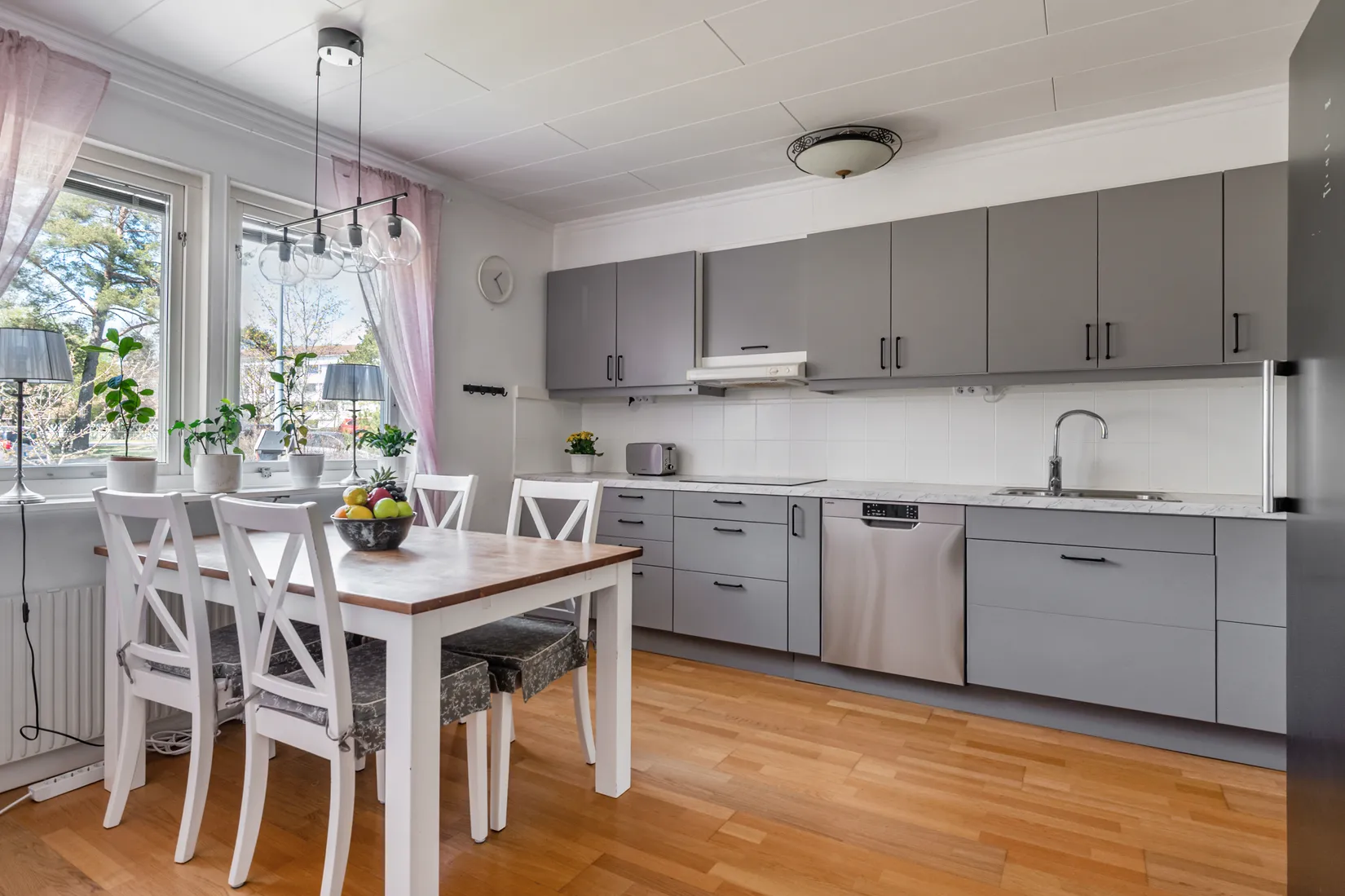 Villa, Radhus, Vallavägen 308, Handen, Haninge