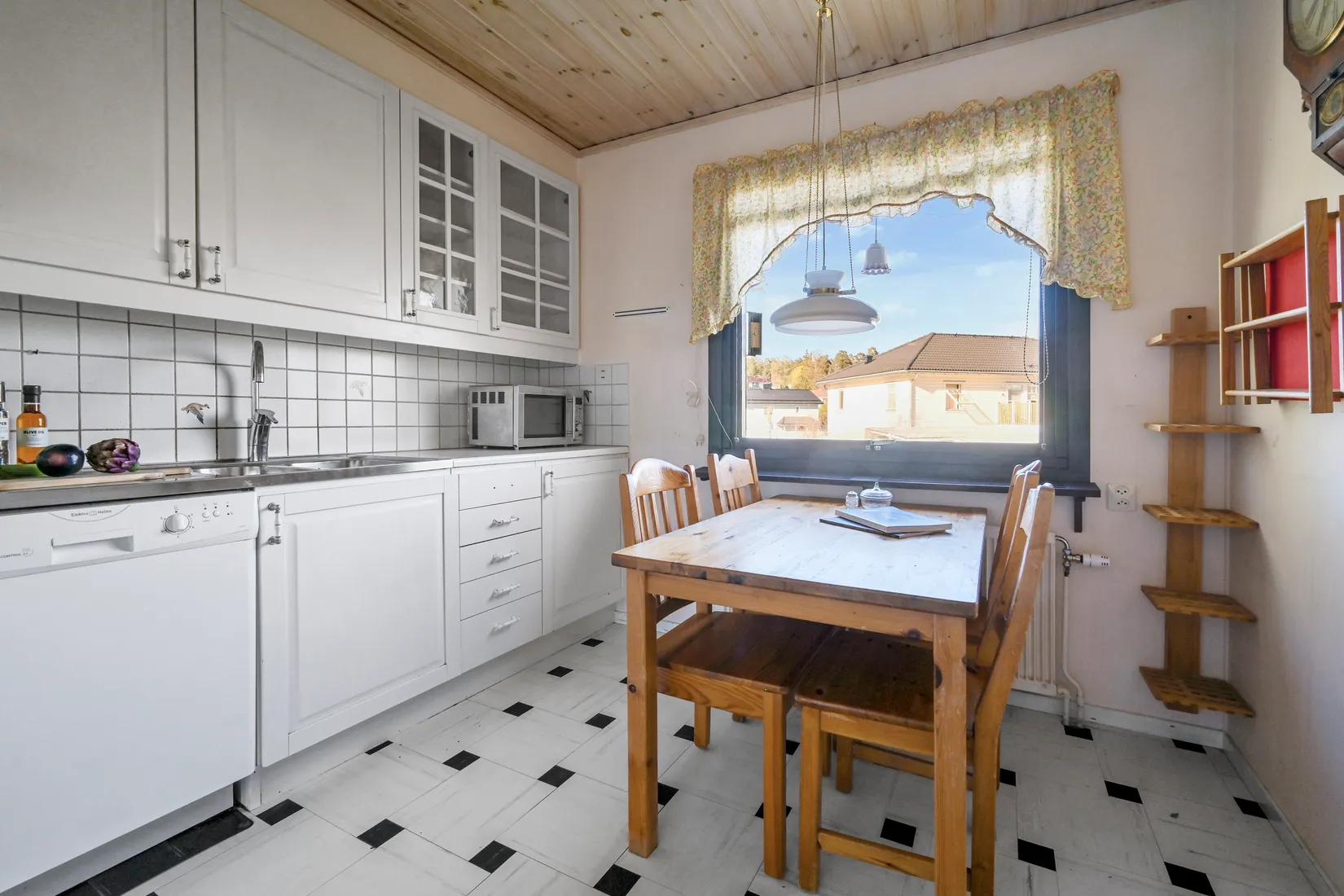 Villa, Kastanjevägen 4, Barkarby, Järfälla