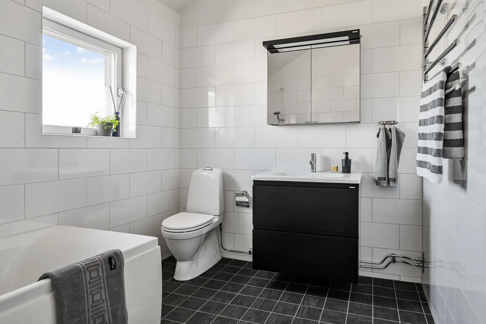 Villa, Radhus, Wäckareslingan 7, Runby, Upplands Väsby