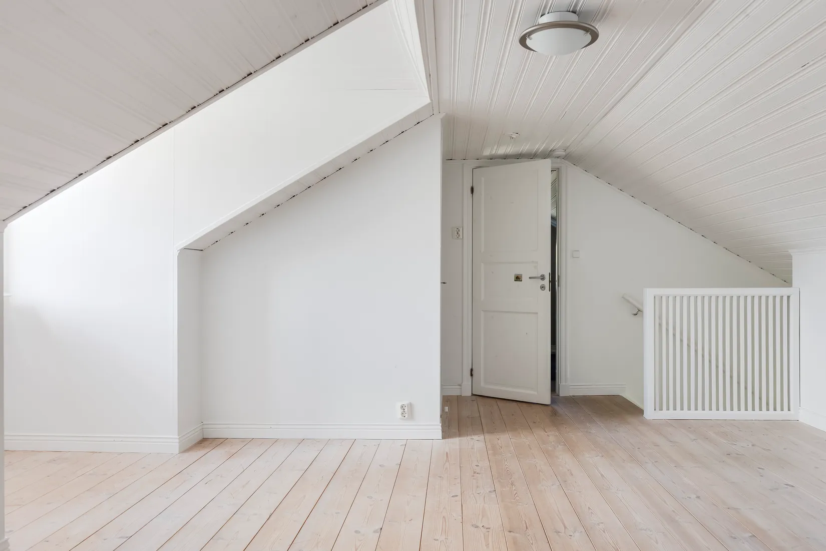 Villa, Navarevägen 18, Striberg, Nora