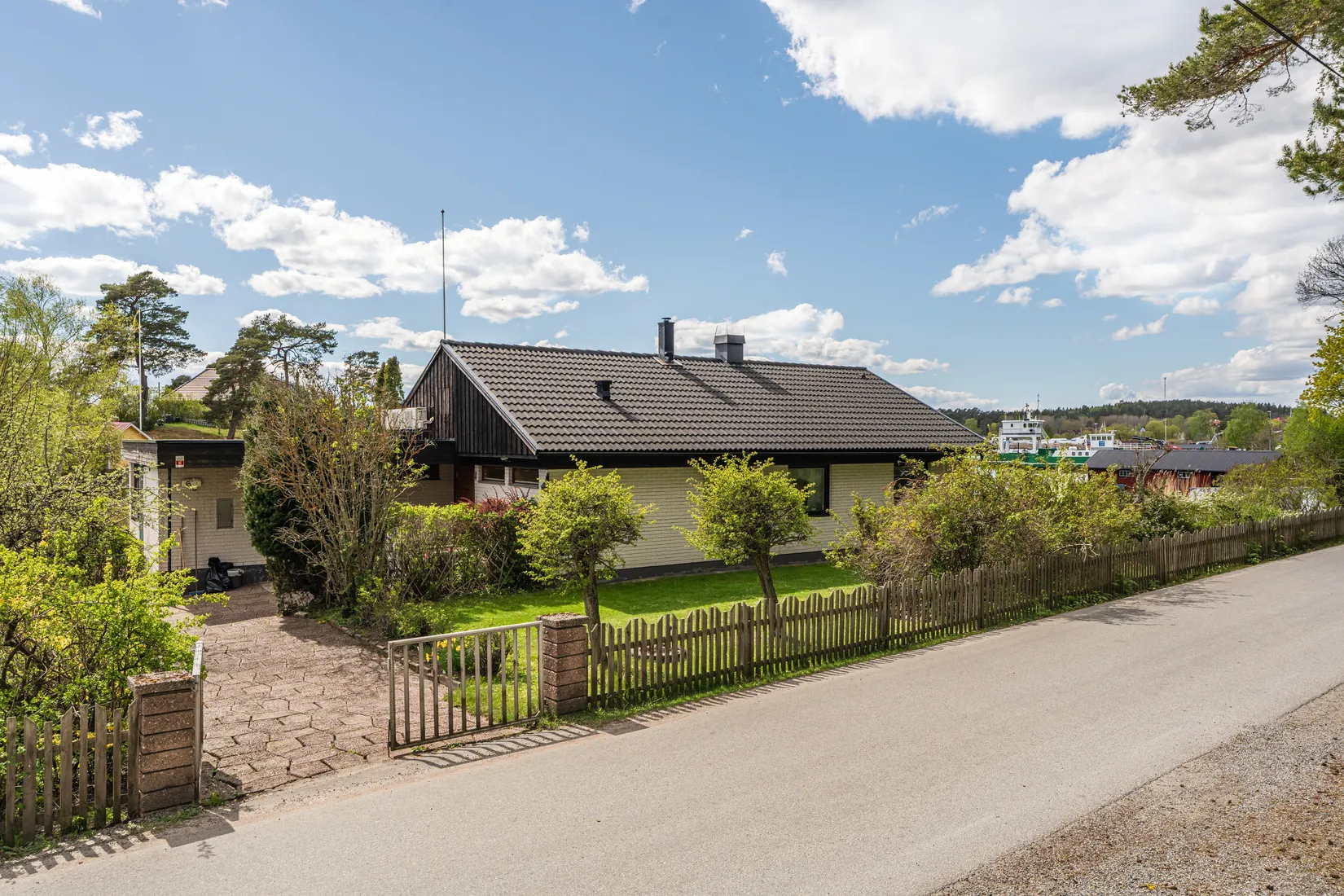 Villa, HUSHOLMSVÄGEN 2, Resarö, Vaxholm