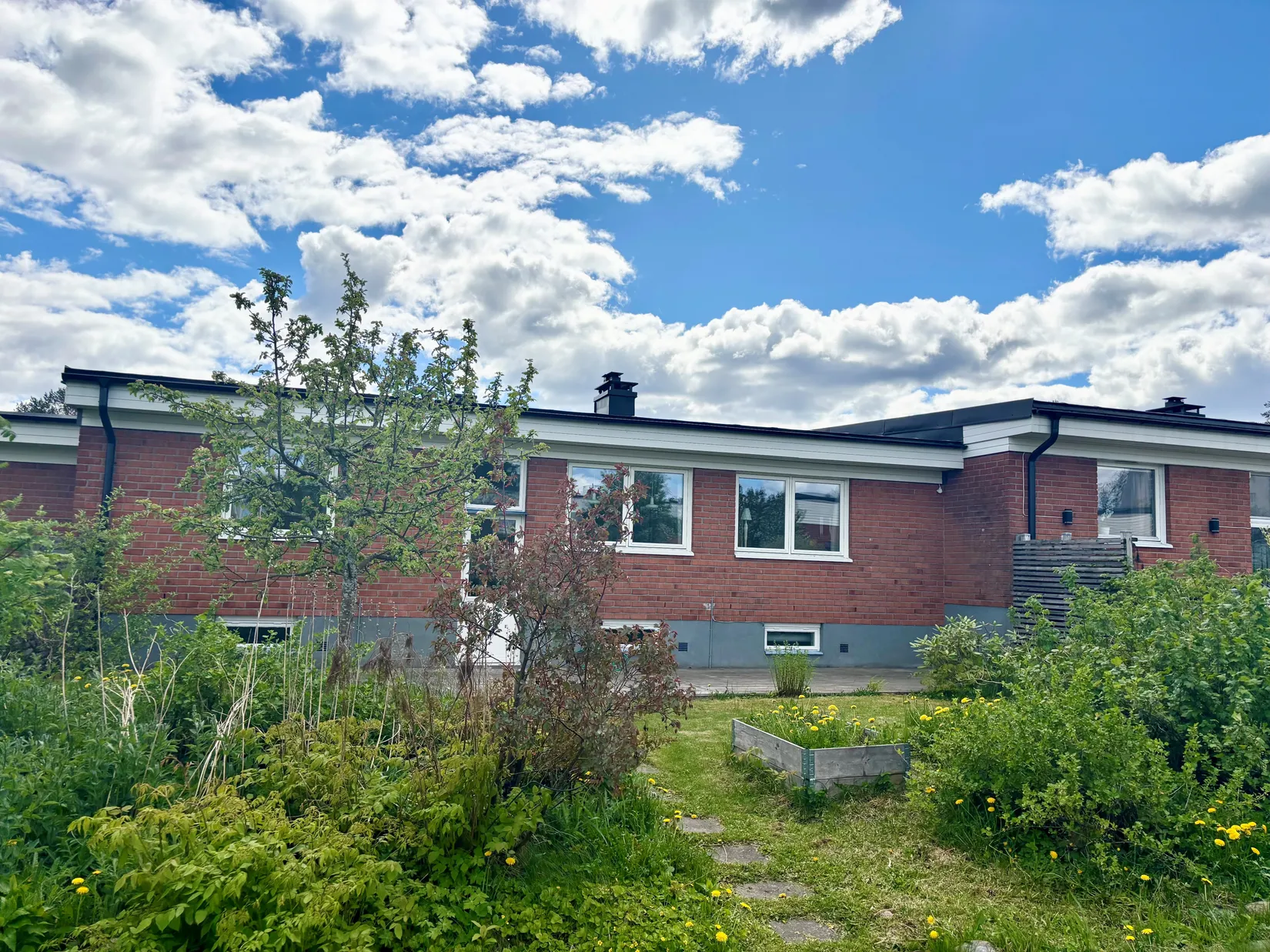 Radhus, Skidspåret 19C, Berghem, Umeå