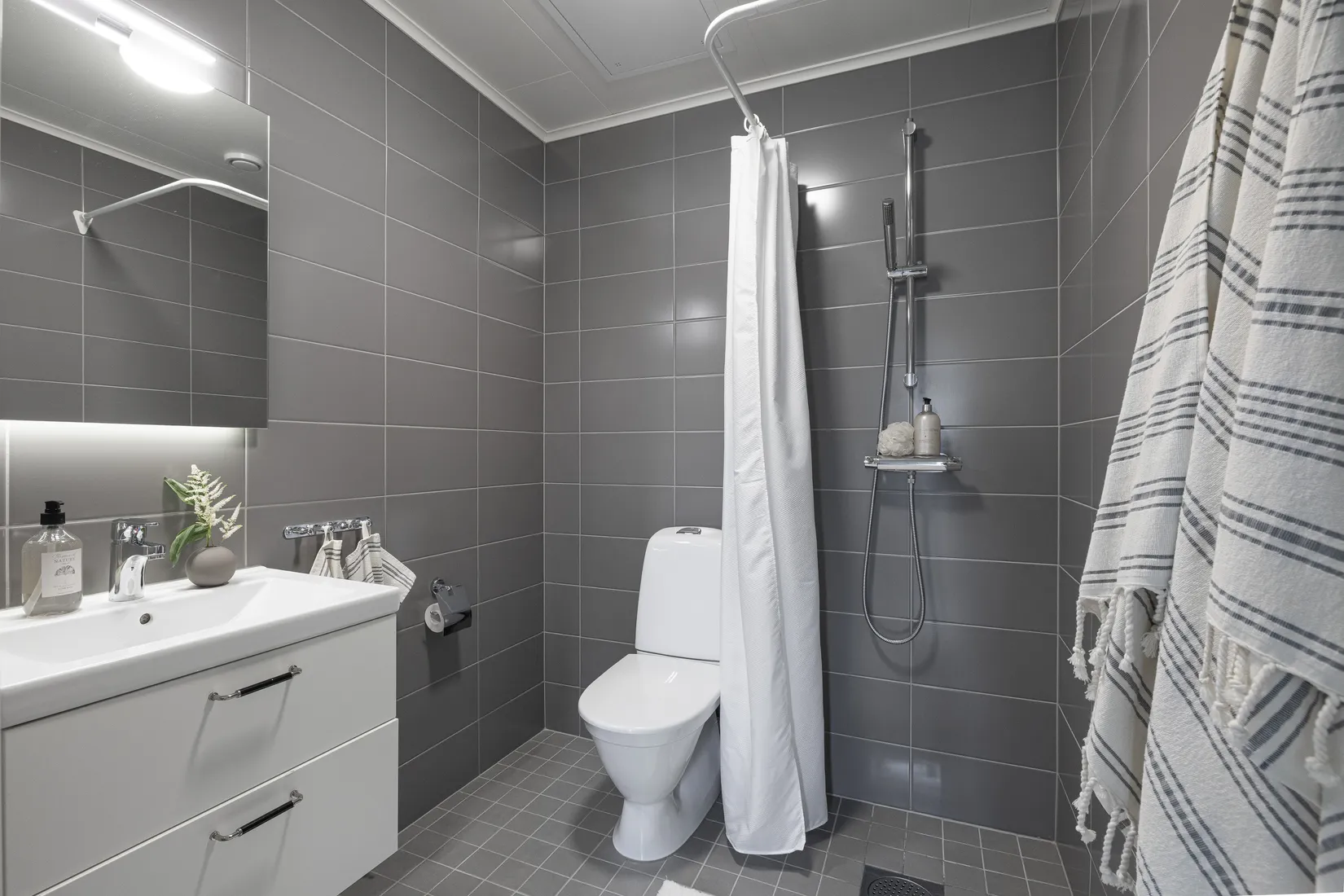 Radhus, Pastorsvägen 10, Prästgårdsmarken, Upplands Väsby