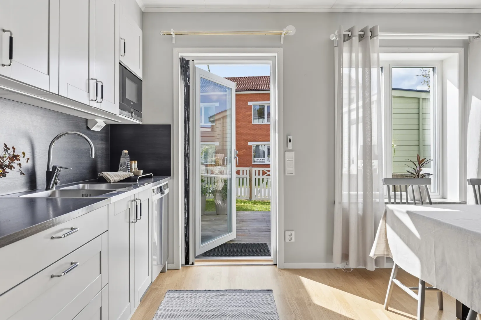 Radhus, Pastorsvägen 10, Prästgårdsmarken, Upplands Väsby