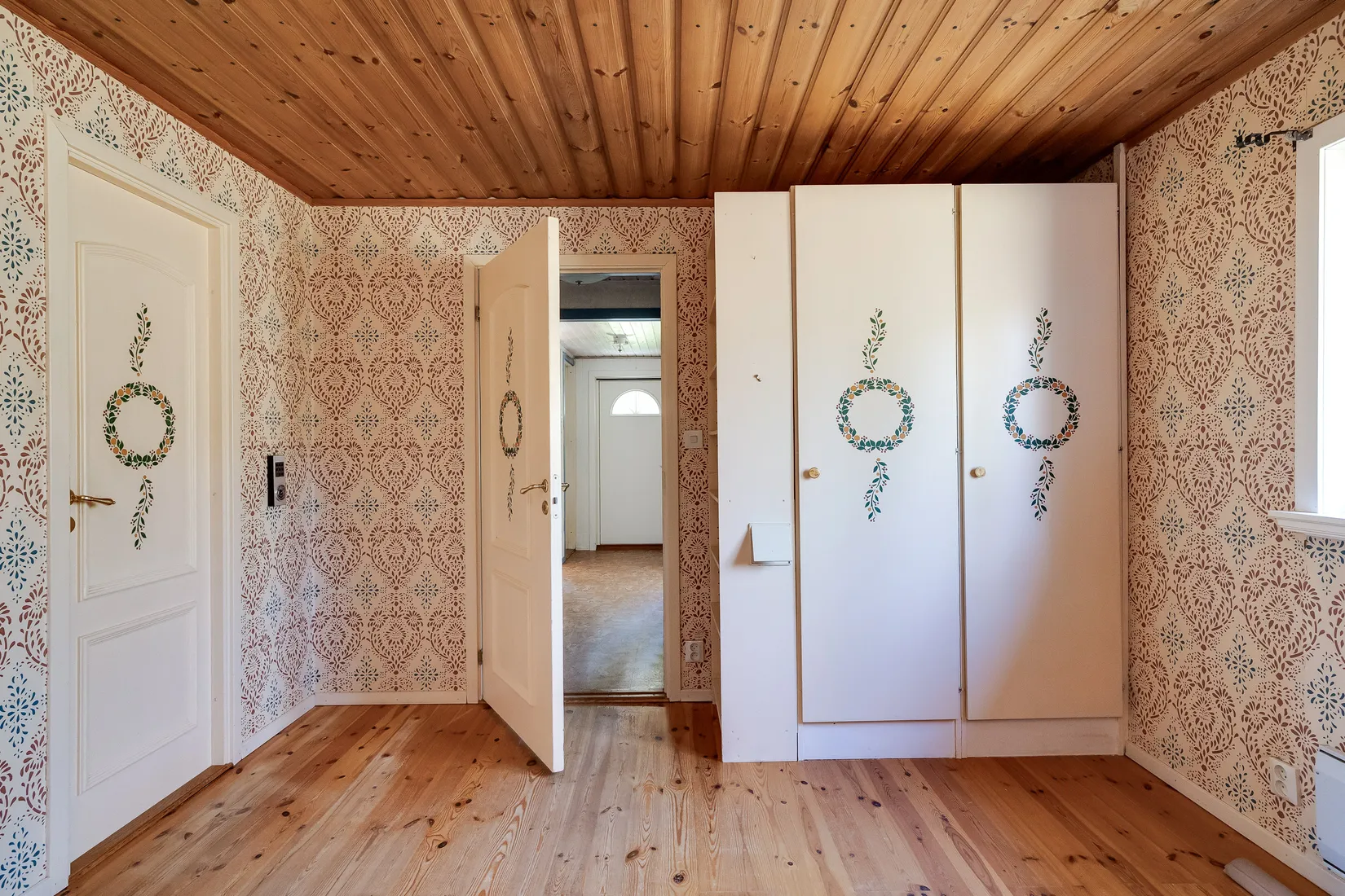 Villa, Orienterarvägen 5, Klockhammar ( 5 km från Närkes kil), Örebro