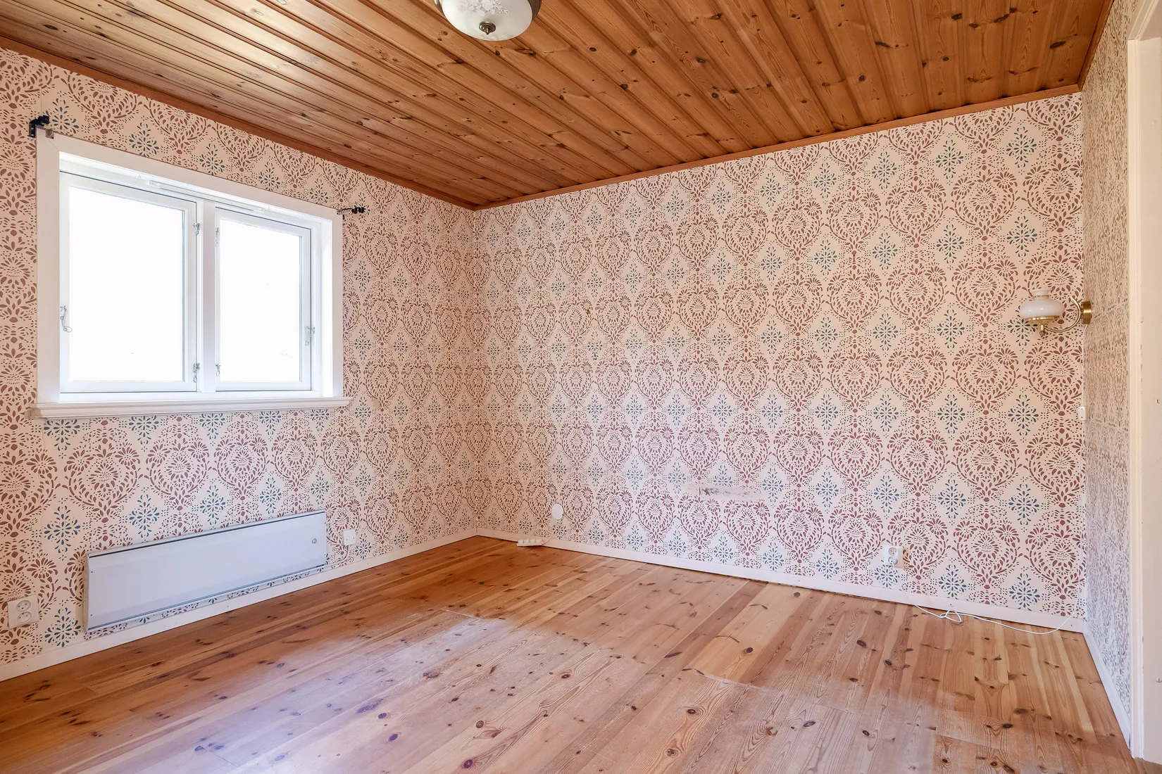 Villa, Orienterarvägen 5, Klockhammar ( 5 km från Närkes kil), Örebro