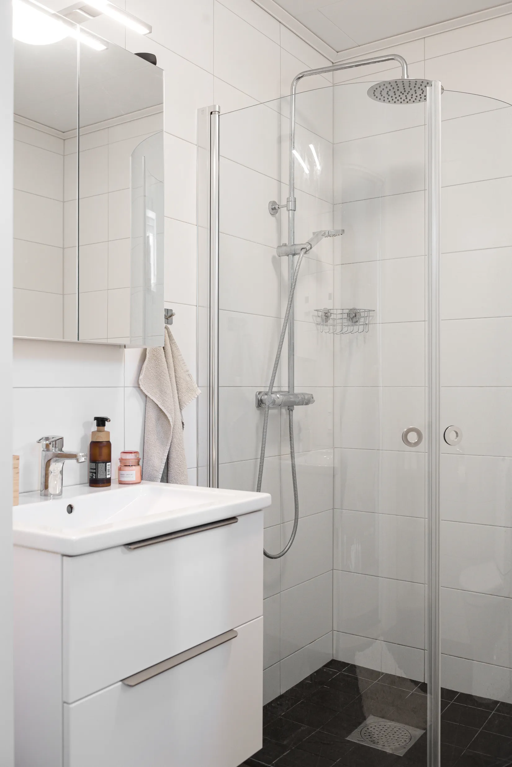 Bostadsrätt, Radhus, Skördevägen 20, Bålsta Väppeby Äng, Håbo