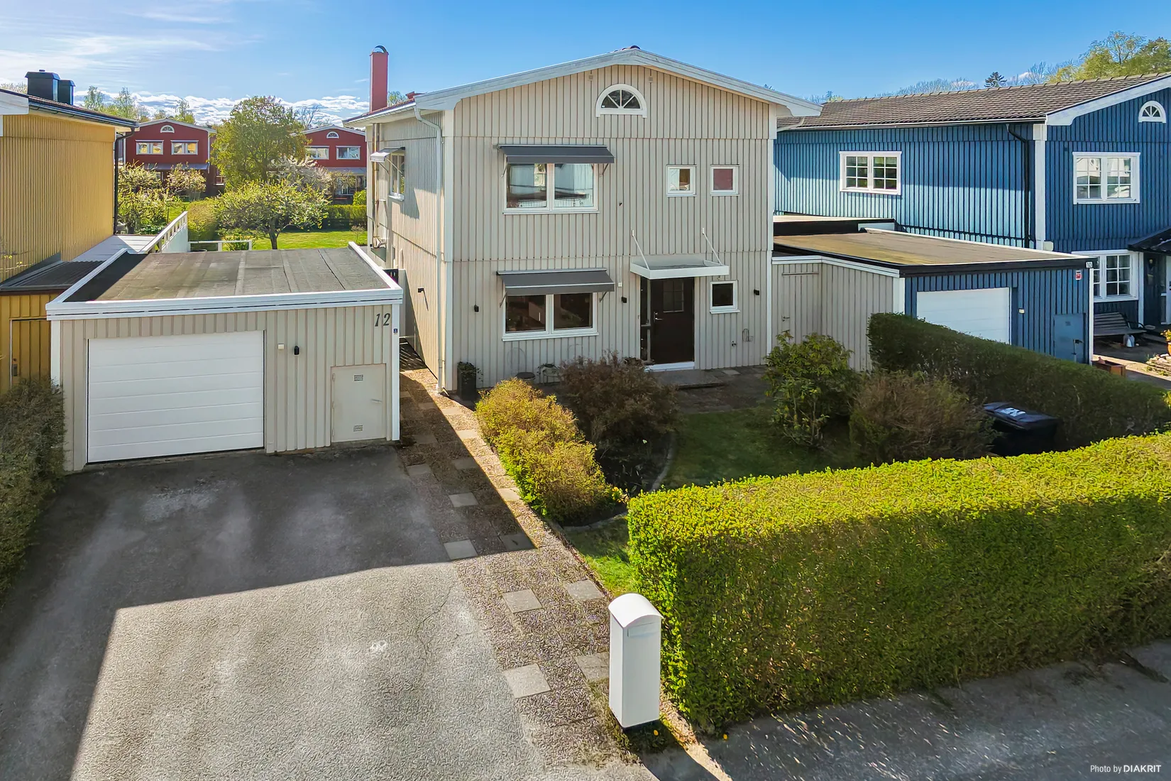 Villa, Radhus, Kikarvägen 12, Viksjö, Järfälla