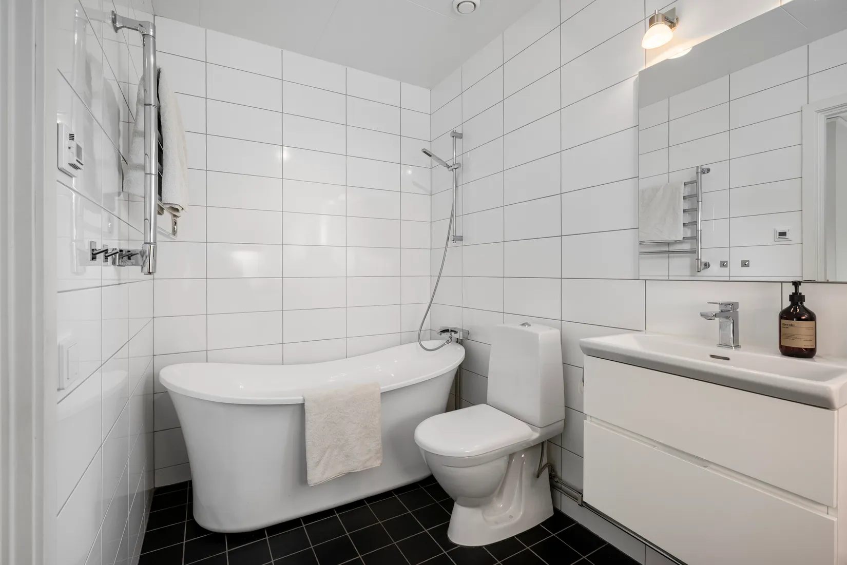 Villa, Skvadrongränd 7, Stäket, Järfälla