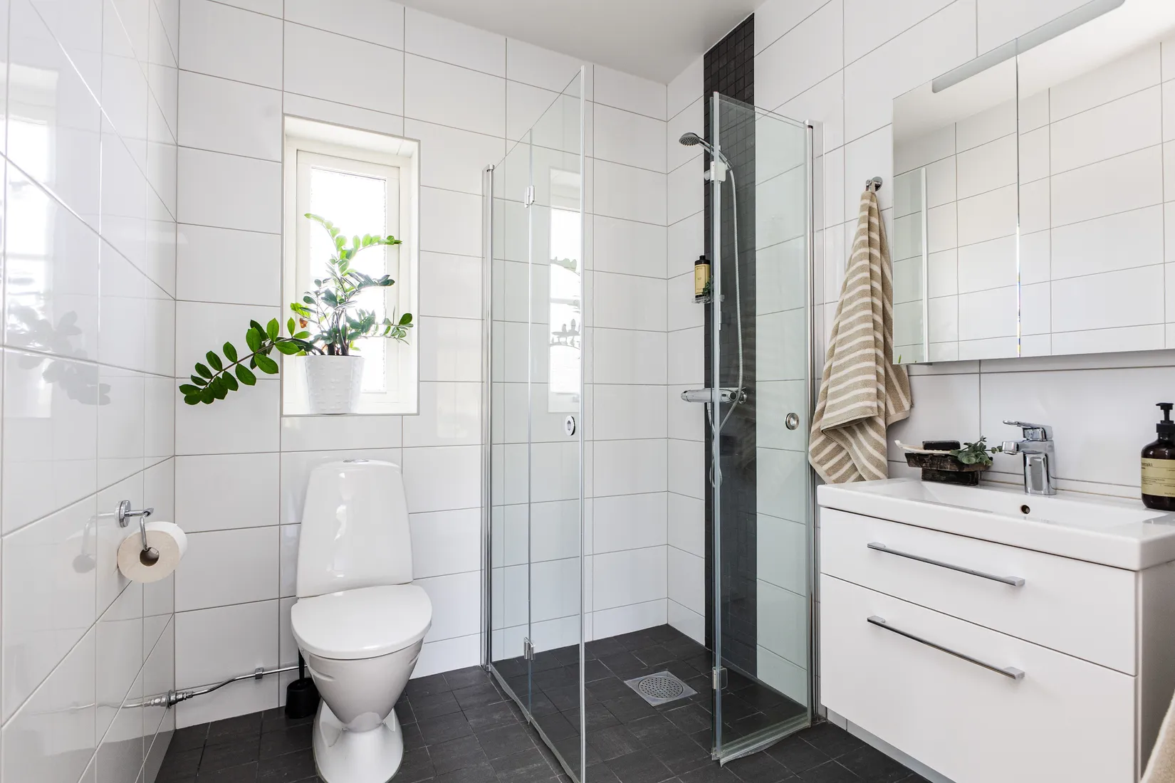 Villa, Skästa byväg 81, Skästa Hage, Västerås