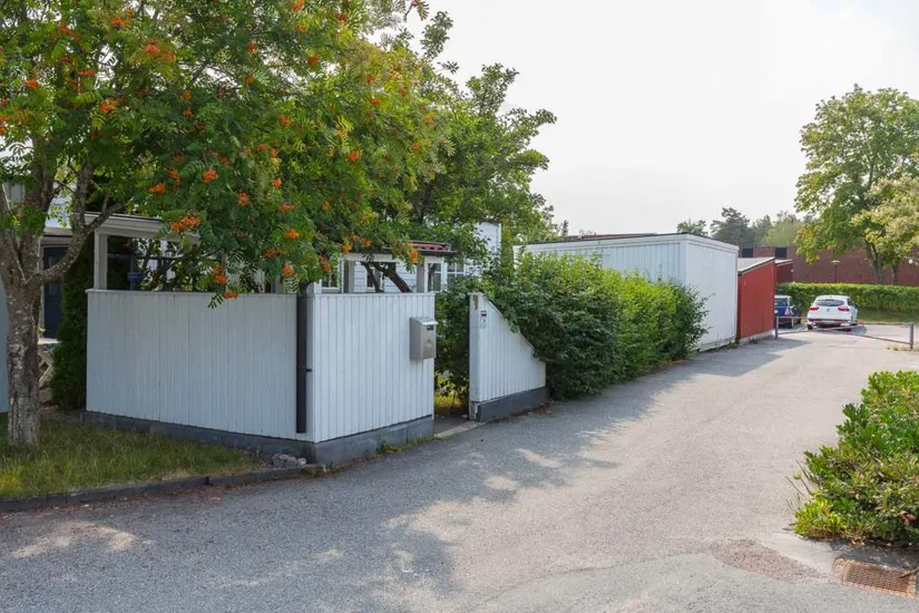 Villa, Radhus, Rosengårdsvägen 57, Dragonvreten/Rosengården , Vallentuna