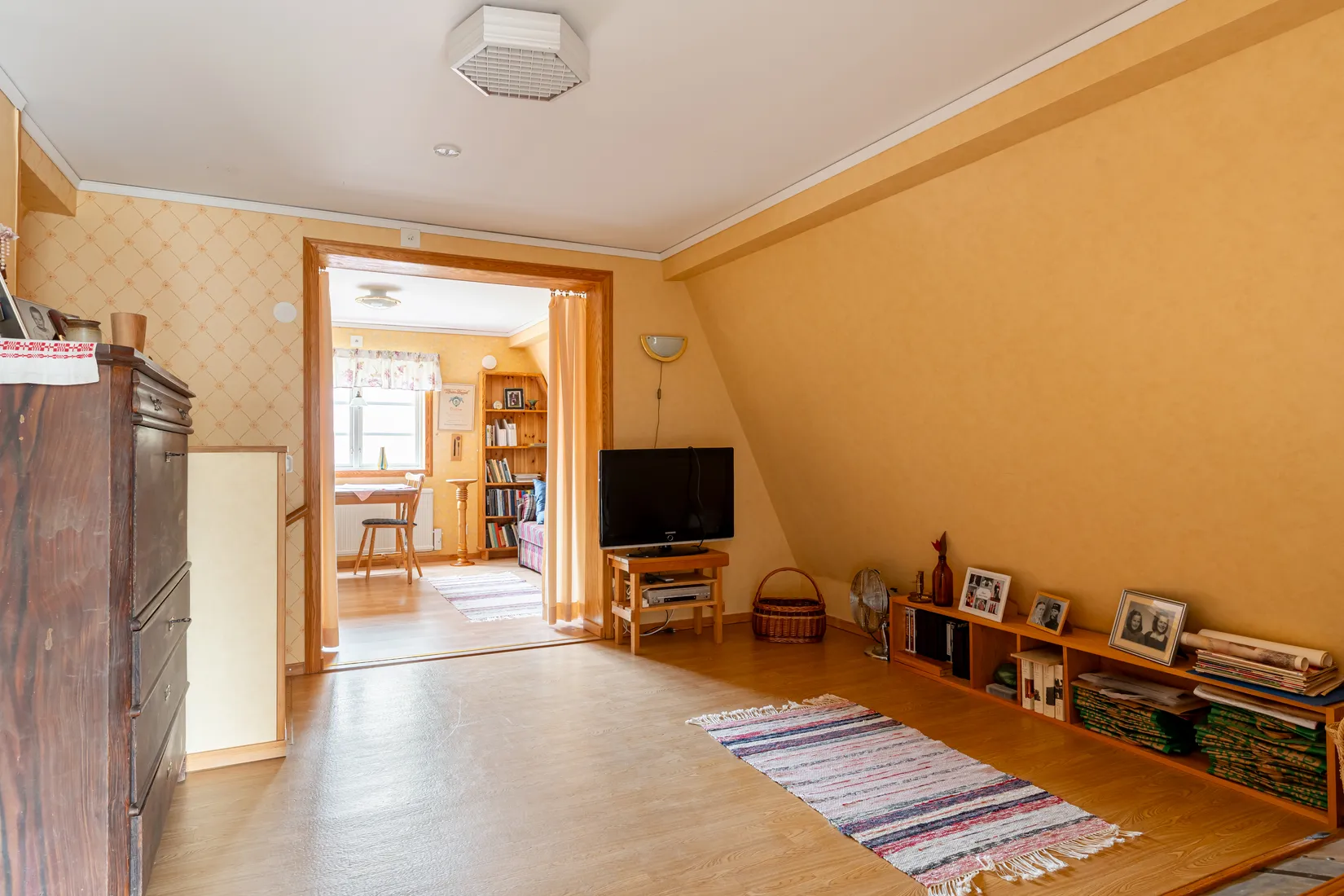 Villa, Lilla Hällaren, Slytan, Eskilstuna