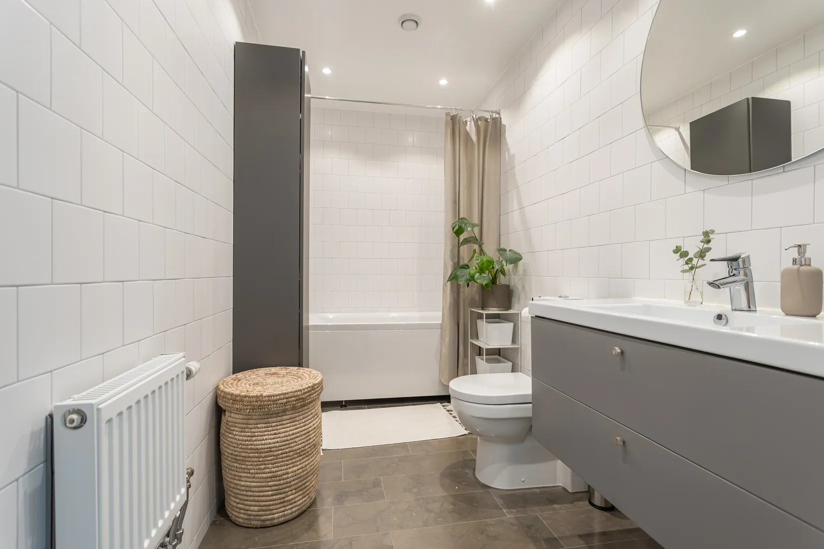 Bostadsrätt, Radhus, Hövdingevägen 67, Väsjön, Sollentuna