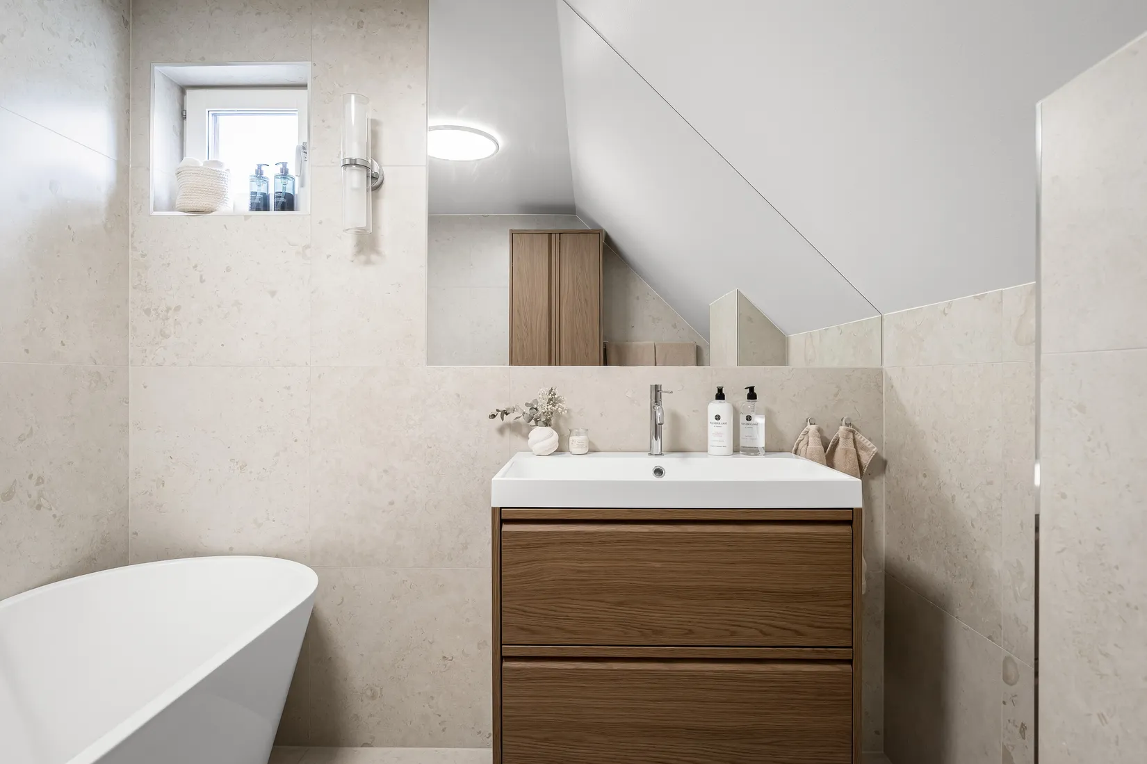 Radhus, Slöjmolnsvägen 5, Storvreta, Uppsala