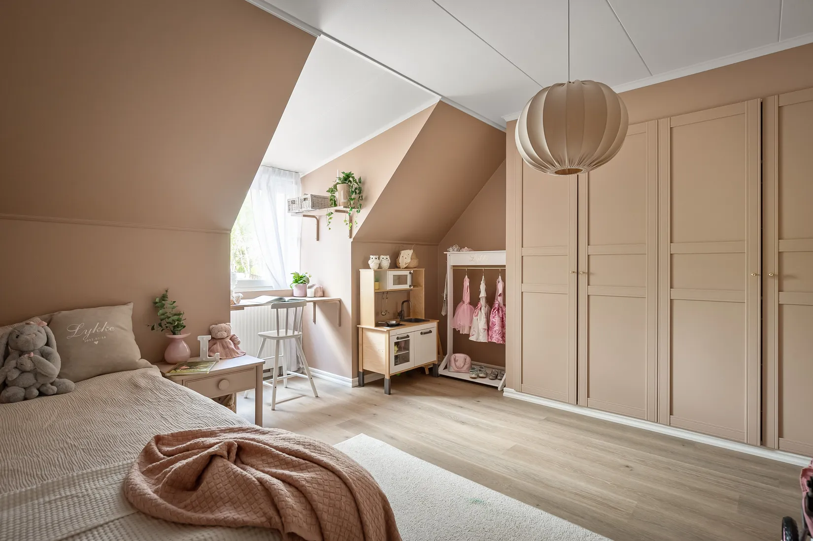 Radhus, Slöjmolnsvägen 5, Storvreta, Uppsala