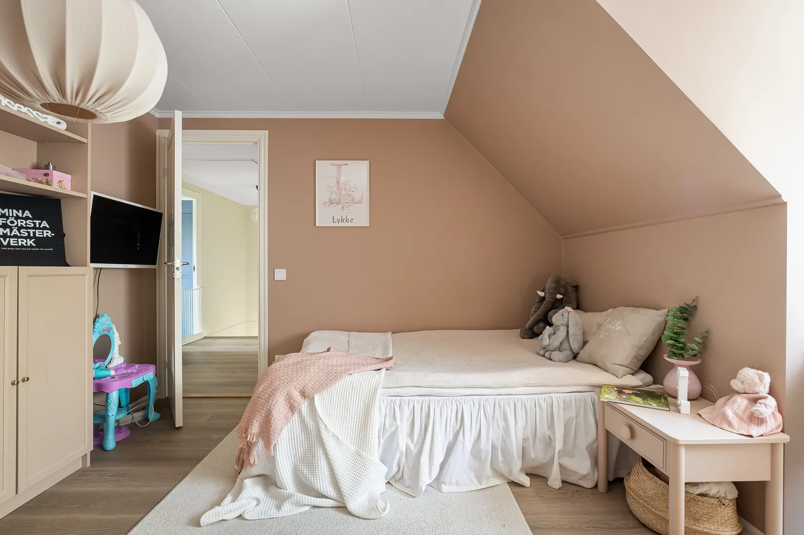 Radhus, Slöjmolnsvägen 5, Storvreta, Uppsala